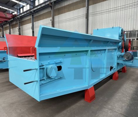 110KW 8-10tph Дизельный двигатель Биомасса Пелетный завод Барабан Древесина дробилка Шипы Шипер дробилка с хорошим